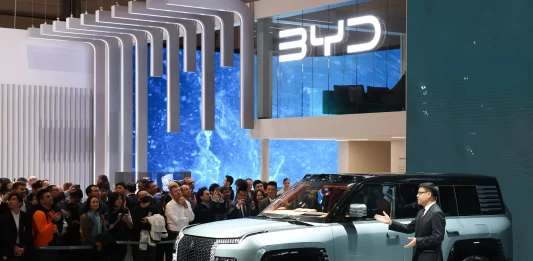 En el Salón del Automóvil de China, los fabricantes de vehículos eléctricos se enfrentarán a la represión de la tecnología autónoma y lanzarán los ‘asesinos’ de Tesla