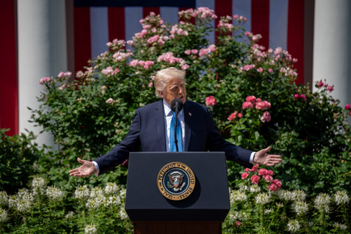 Corte Suprema autoriza a Trump retirar estatus legal a más de 500 mil migrantes