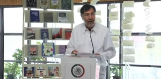 Fernández Noroña defiende gasto de 900 mil pesos en reedición de clásicos comunistas Fernández Noroña defiende gasto de 900 mil pesos en reedición de clásicos comunistas