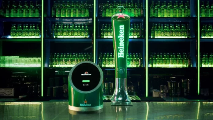 Heineken abre su primer bar atendido por robots Heineken abre su primer bar atendido por robots