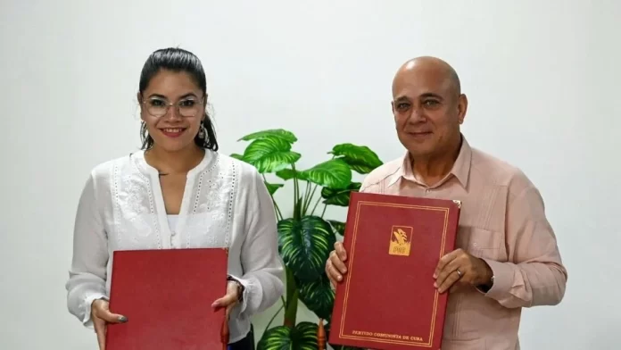 Morena firma convenio con Partido Comunista de Cuba Morena firma convenio con Partido Comunista de Cuba