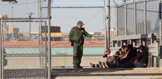 Trump pagará 1.000 dólares a los indocumentados que se autodeporten Trump pagará 1.000 dólares a los indocumentados que se autodeporten
