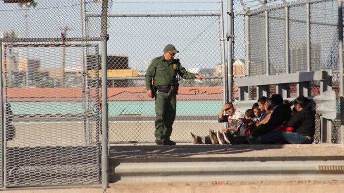 Trump pagará 1.000 dólares a los indocumentados que se autodeporten Trump pagará 1.000 dólares a los indocumentados que se autodeporten