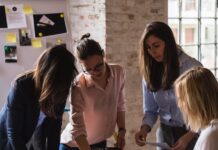 Madres, profesionales y mujeres: el coaching como puente hacia el equilibrio interior coaching para mujeres