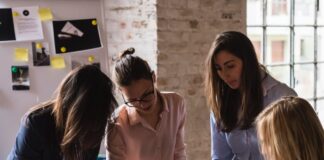 Madres, profesionales y mujeres: el coaching como puente hacia el equilibrio interior coaching para mujeres