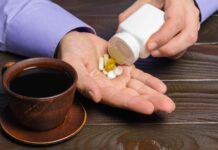 ¿Sabías que el café puede interferir con tus medicamentos? Descubre cómo evitarlo mezclar cafe y medicinas consejos de salud