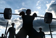 Entrena en solo 5 minutos: rutina de alta intensidad para ganar fuerza y perder grasa sesiones de entrenamiento arduas