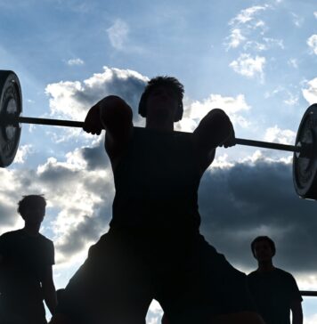 Entrena en solo 5 minutos: rutina de alta intensidad para ganar fuerza y perder grasa sesiones de entrenamiento arduas