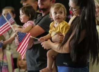 Controversia en EE. UU. por la concesión de asilo a granjeros blancos sudafricanos sudafricanos blancos asilo en EU