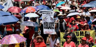 CNTE anuncia receso en paro nacional para reorganizarse y retoma diálogo con Segob CNTE anuncia receso en paro nacional para reorganizarse y retoma diálogo con Segob