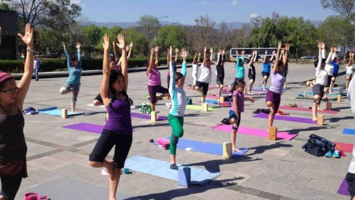 Participa en la Clase Masiva de Yoga en CDMX