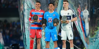 ¿Quién tiene más títulos oficiales entre Chivas y Cruz Azul? Quién tiene más títulos oficiales entre Chivas y Cruz Azul