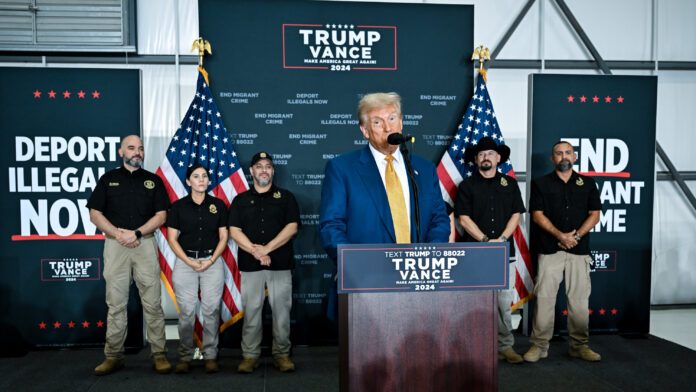 Trump lanza campaña para delatar a migrantes