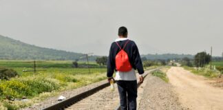 Sheinbaum condena redadas en EE.UU. y promueve reforma integral para proteger a migrantes