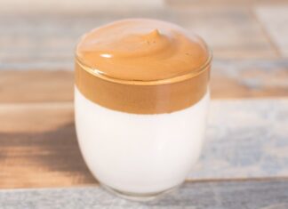 Licuado de café y proteína: energía y fuerza tras el entrenamiento preparar licuado de cafe con leche