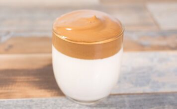 Licuado de café y proteína: energía y fuerza tras el entrenamiento preparar licuado de cafe con leche