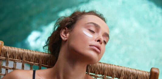 Cómo usar retinol en verano sin dañar tu piel: consejos de dermatóloga experta