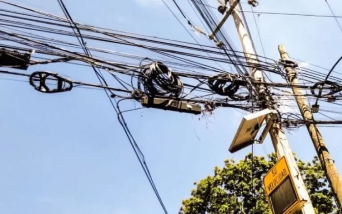 Adiós a los cables en calles de CDMX con la nueva ley de Telecomunicaciónes