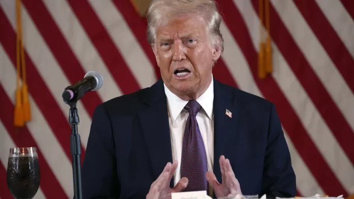 Anuncia Donald Trump 30% de aranceles a México