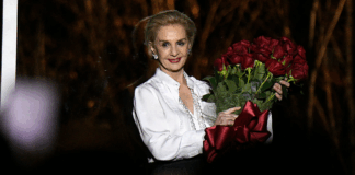 Maestría otoñal: Carolina Herrera revela los vestidos más sofisticados para otoño 2025