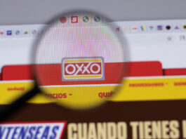 Crean la primera «playa» dentro de un Oxxo gracias a Tecate Crean la primera playa dentro de un Oxxo gracias a Tecate
