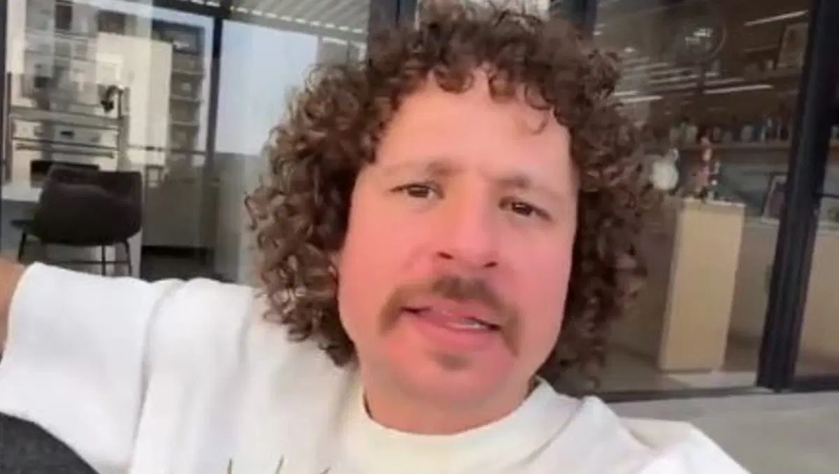 Luisito Comunica confronta a mujer que lo atacó mientras grababa video sobre marcha contra la gentrificación