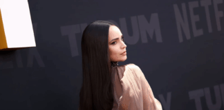 Así consigue Sofía Carson el cabello lacio de portada para verano‑otoño 2025