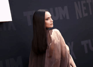 Así consigue Sofía Carson el cabello lacio de portada para verano‑otoño 2025