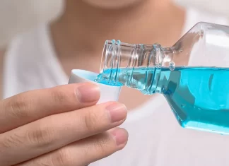 ¿Cuál es el enjuague bucal más efectivo contra el mal aliento según la IA? el mejor enjuague bucal revista flow