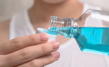¿Cuál es el enjuague bucal más efectivo contra el mal aliento según la IA? el mejor enjuague bucal revista flow