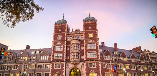 UPenn vetará a atletas trans en deportes femeninos tras acuerdo por investigación federal