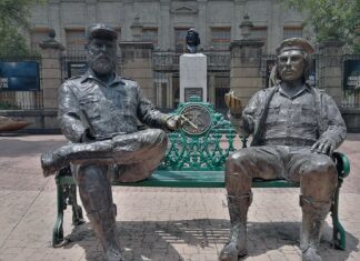 Retiran en CDMX estatuas de Fidel Castro y ‘Che’ Guevara por falta de permisos retiran estatuas fidel castro