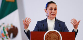 Austeridad bajo la lupa: Sheinbaum responde a críticas por viajes y defiende principios de Morena