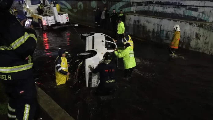 Anuncian bacheo nocturno en vialidades primarias de CDMX