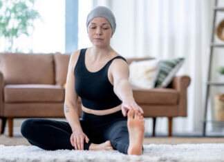 Actividad física y cáncer: cómo el ejercicio puede mejorar la recuperación oncológica Durante mucho tiempo se pensó que un paciente con cáncer debía guardar reposo absoluto para proteger su cuerpo del desgaste físico.