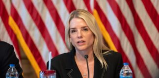 EU acusa a Maduro de sobornos para acceder a espacio aéreo de México EU acusa a Maduro de sobornos para acceder a espacio aéreo de México