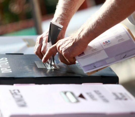 Movimiento Ciudadano propone bajar la edad para votar a los 16 años Movimiento Ciudadano propone bajar la edad para votar a los 16 años