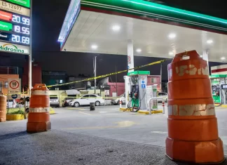 Sheinbaum niega desabasto de gasolina en México Sheinbaum niega desabasto de gasolina en México