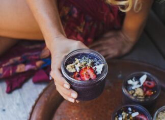 Acai Bowl: el desayuno antioxidante de Mikaela Reuben que renueva tu piel y energía