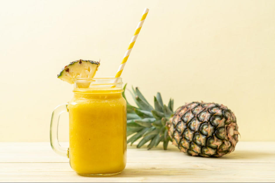 Licuado de piña en ayunas: Beneficios para tu digestión, piel e ...