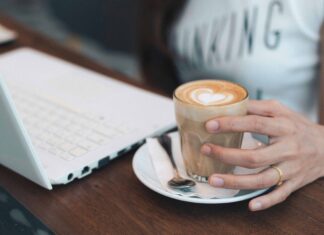 Café en la oficina: motor de productividad y conexión laboral en México