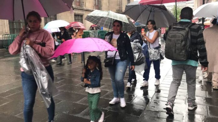 Activan alerta por lluvias y granizo para 9 alcaldías de la CDMX