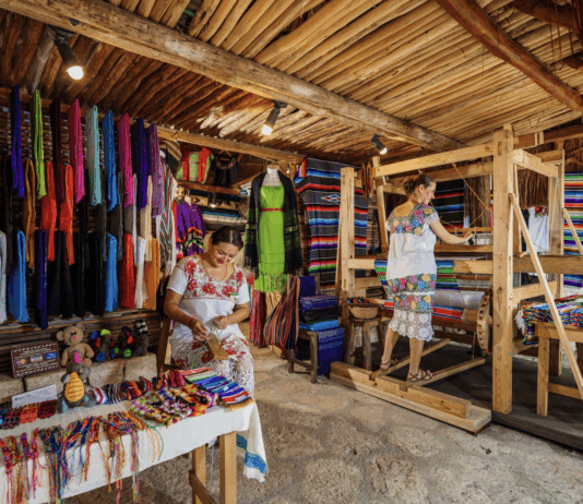 Xcaret celebra la Segunda Feria de Arte Popular Mexicano 2025: un escaparate de tradición y creatividad