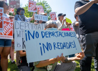 Consumidores hispanos frenan economía en Estados Unidos Consumidores hispanos frenan economía en Estados Unidos