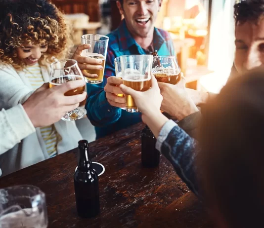 Cómo el alcohol daña proteínas hepáticas y acelera el hígado graso consumo de alcohol daños saluid