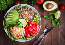 Almuerzo ideal: qué comer y a qué hora para potenciar energía y bienestar