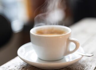 Conoce los beneficios de tomarte un café por la tarde: energía, bienestar y un respiro para la mente