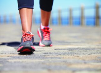 Caminar más tiempo, vivir mejor: la ciencia revela cuánto debes andar para proteger tu corazón