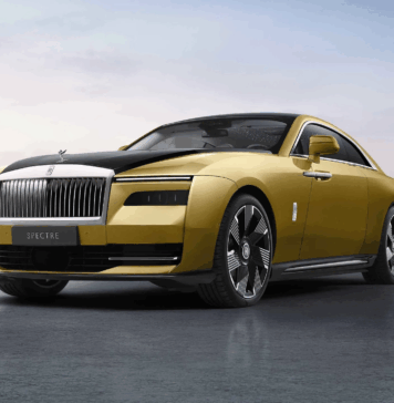 Rolls-Royce amplía su fábrica, pero fabricará menos autos: la estrategia del lujo sin prisa