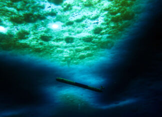 Un robot submarino explora el corazón de un iceberg en la Antártida